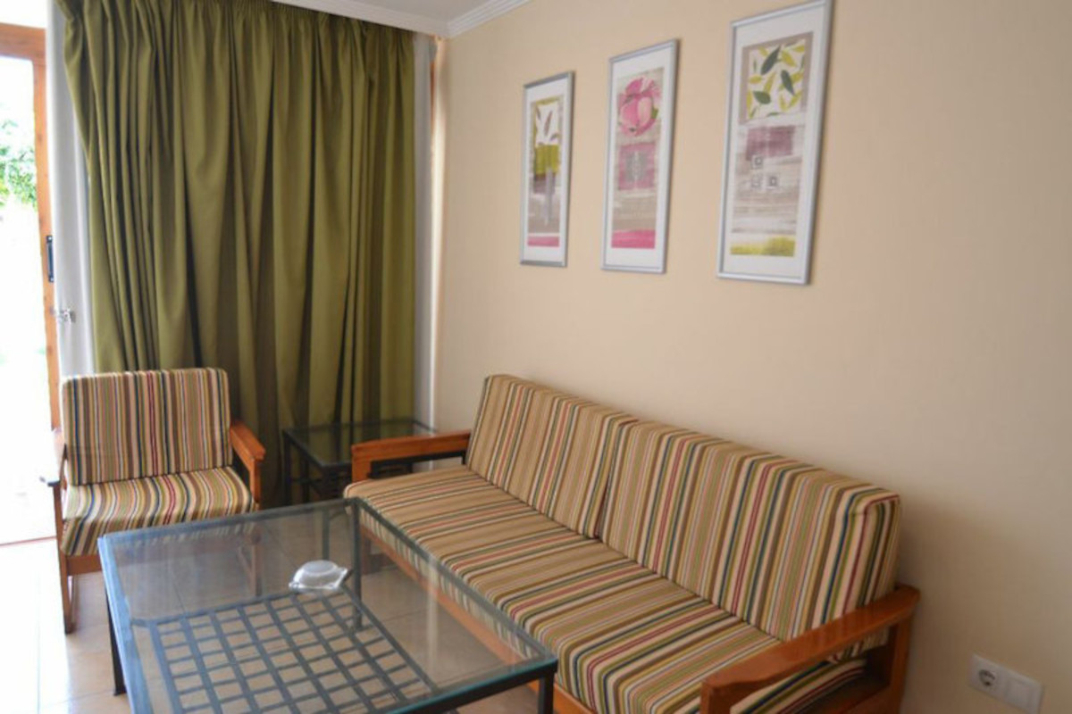Las Brisas Bungalows