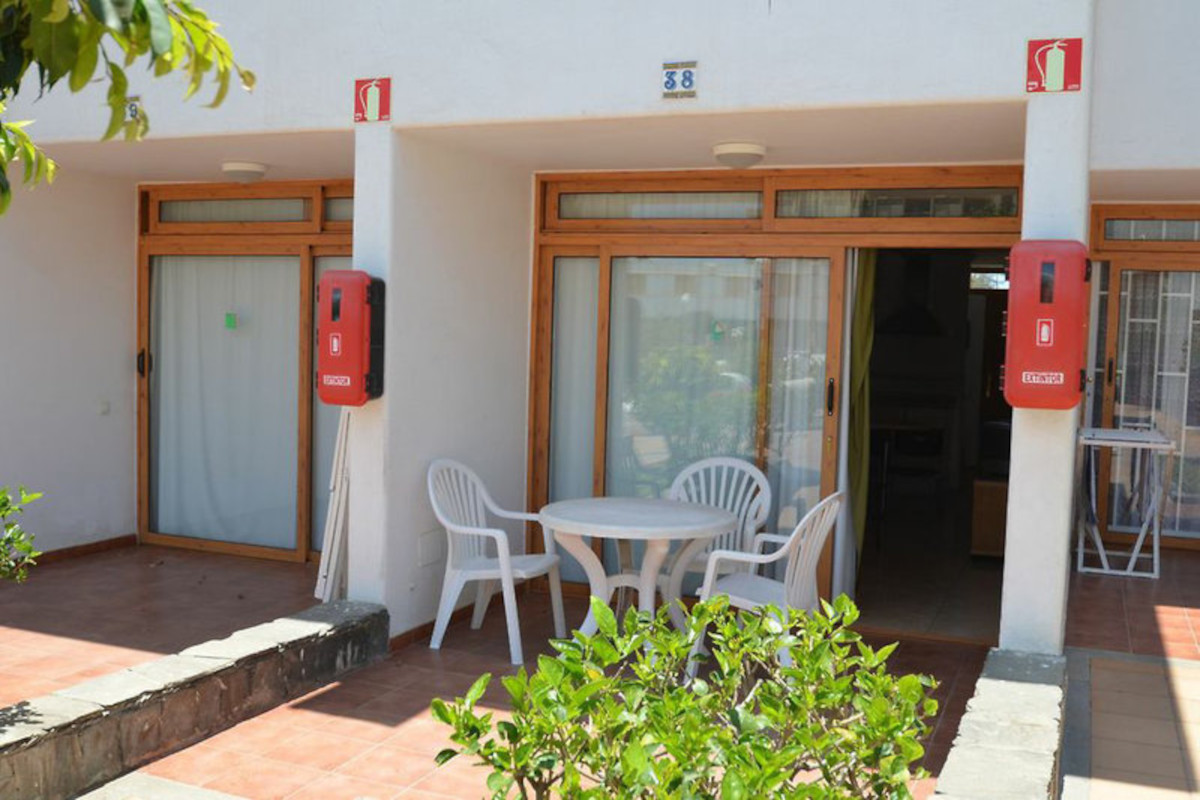 Las Brisas Bungalows